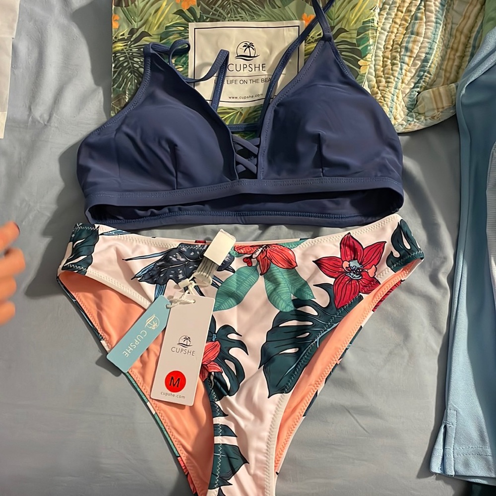 Cupshe women’s bathing suit size M